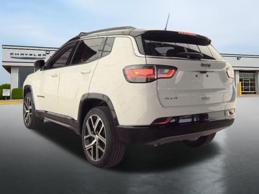 Bright White Clearcoat 2024 Jeep Compass Limited