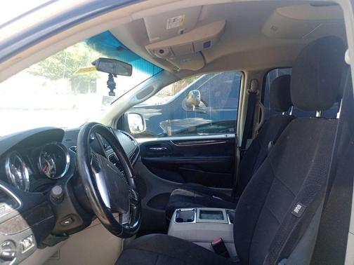 2011 Chrysler Town & Country Touring