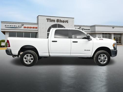 Bright White Clearcoat 2023 RAM 2500 Big Horn Crew Cab 4x4 6'4' Box