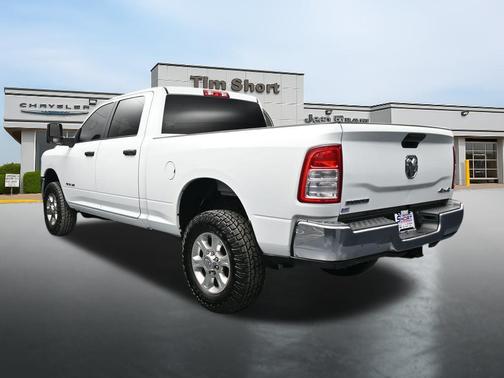 Bright White Clearcoat 2023 RAM 2500 Big Horn Crew Cab 4x4 6'4' Box