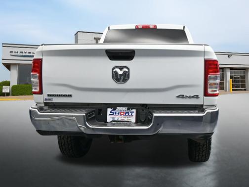 Bright White Clearcoat 2023 RAM 2500 Big Horn Crew Cab 4x4 6'4' Box