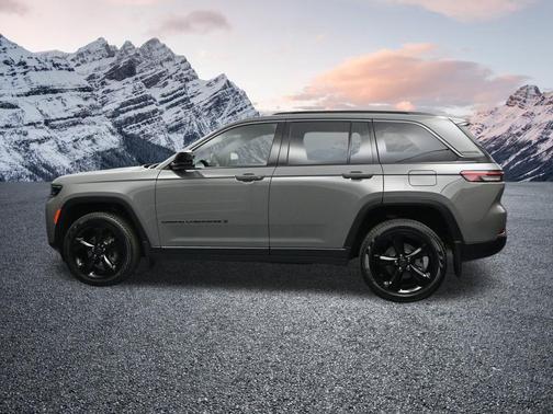 Sting-Gray Clearcoat 2027 Jeep Grand Cherokee Limited