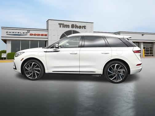 Pristine White Metallic Tri-Coat 2024 Lincoln Corsair Grand Touring