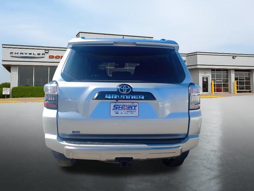 2024 Toyota 4Runner TRD Off Road