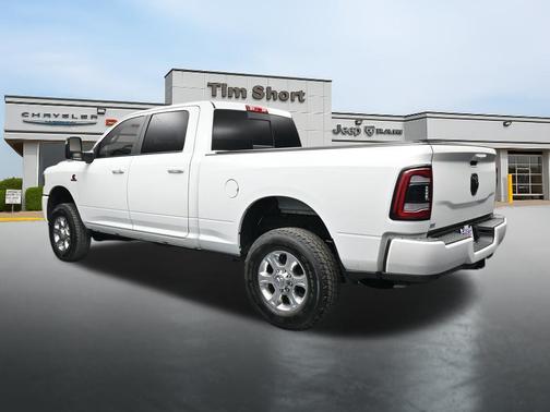 Bright White Clearcoat 2024 RAM 2500 Big Horn Crew Cab 4x4 6'4' Box