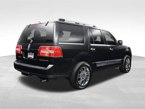 Tuxedo Black Metallic 2010 Lincoln Navigator Base
