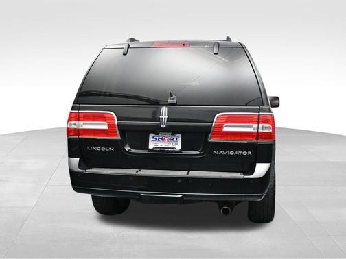 Tuxedo Black Metallic 2010 Lincoln Navigator Base