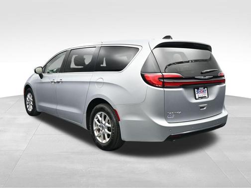 Silver Mist Clearcoat 2023 Chrysler Pacifica Touring L