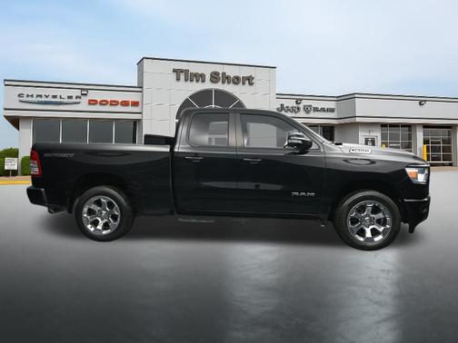 Diamond Black Crystal Pearlcoat 2022 RAM 1500 Big Horn/Lone Star