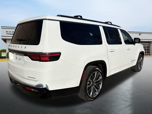 2023 Jeep Wagoneer L Series III 4x4