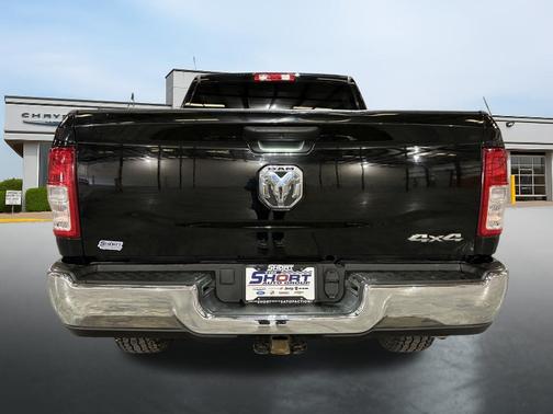 Diamond Black Crystal Pearlcoat 2022 RAM 2500 Tradesman Crew Cab 4x4 6'4' Box
