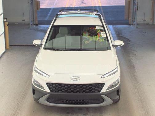 Lunar White 2022 Hyundai KONA SEL