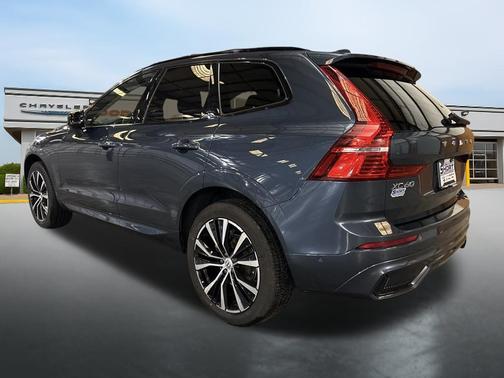 2025 Volvo XC60 B5 Plus