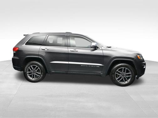 Granite Crystal Metallic Clearcoat 2019 Jeep Grand Cherokee Limited