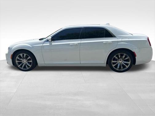 2020 Chrysler 300 Touring