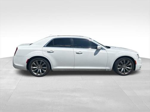 2020 Chrysler 300 Touring