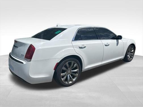 2020 Chrysler 300 Touring