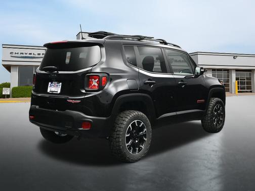 Black Clearcoat 2023 Jeep Renegade Trailhawk