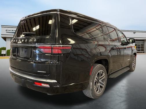 Diamond Black Crystal Pearlcoat 2024 Jeep Wagoneer L Series II 4x4