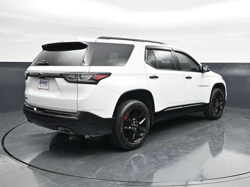 Summit White 2019 Chevrolet Traverse Premier