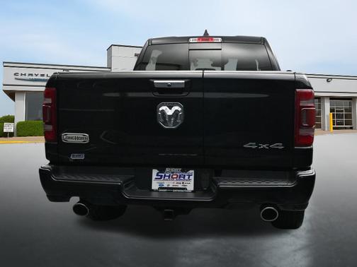 Diamond Black Crystal Pearlcoat 2020 RAM 1500 Longhorn