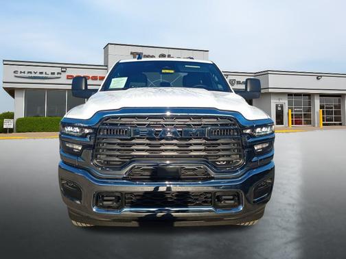 2025 RAM 2500 Tradesman Crew Cab 4x4 6'4' Box