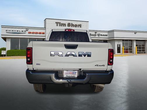 2025 RAM 2500 Tradesman Crew Cab 4x4 6'4' Box