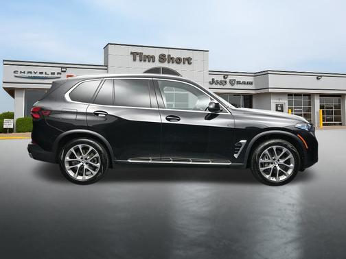 Black Sapphire Metallic 2026 BMW X5 sDrive40i