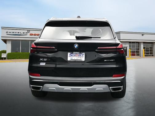 Black Sapphire Metallic 2026 BMW X5 sDrive40i