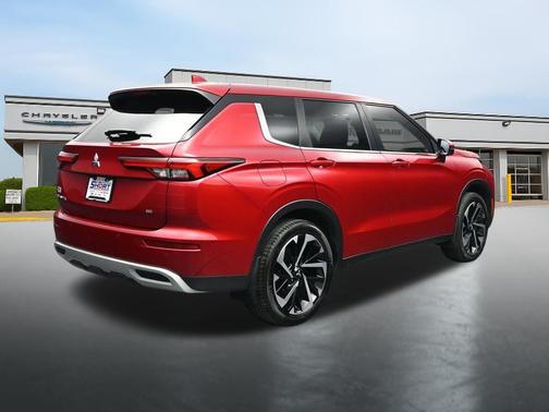 Maroon 2022 Mitsubishi Outlander SE Launch Edition