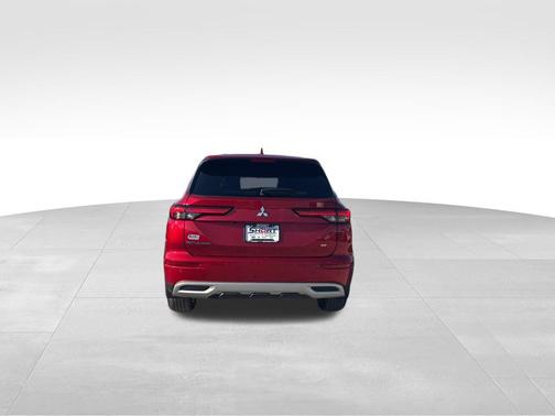 Maroon 2022 Mitsubishi Outlander SE Launch Edition