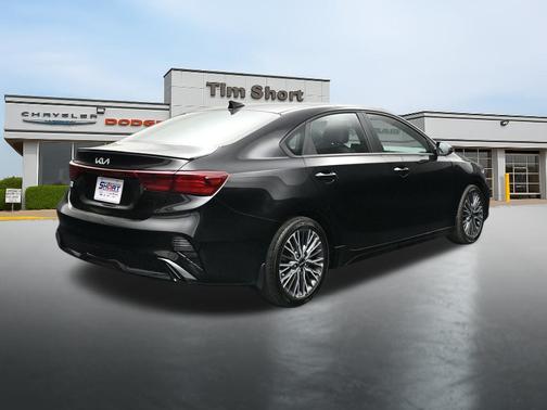 Aurora Black 2024 Kia Forte GT-Line