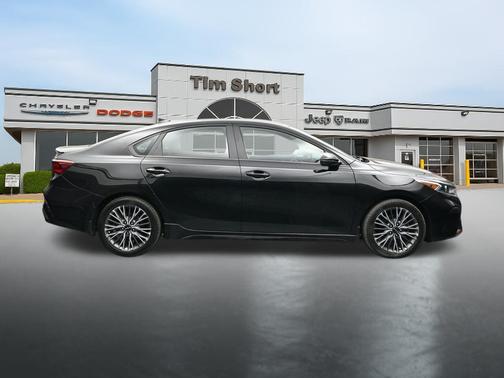 Aurora Black 2024 Kia Forte GT-Line