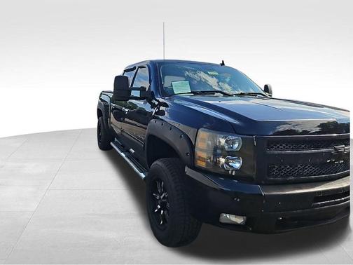 Black 2009 Chevrolet Silverado 1500 LT Crew Cab