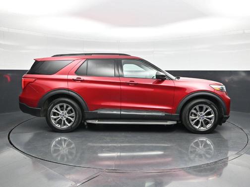 Rapid Red Metallic Tinted Clearcoat 2021 Ford Explorer XLT