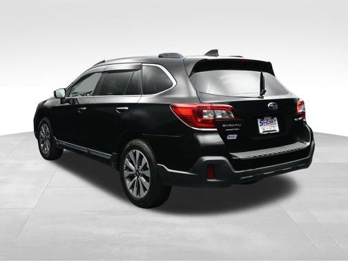 Crystal Black Silica 2018 Subaru Outback 2.5i Touring