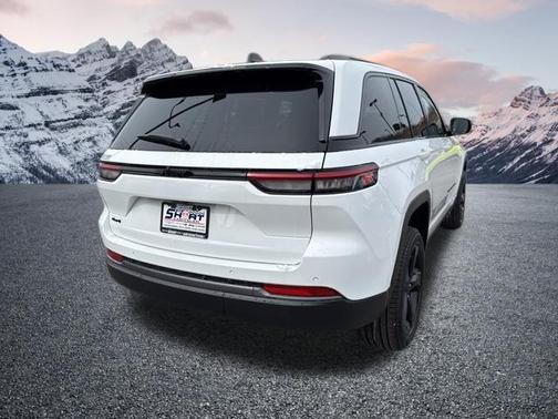 Bright White Clearcoat 2026 Jeep Grand Cherokee Limited