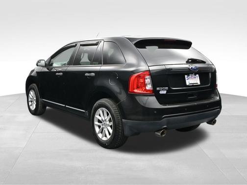 Tuxedo Black Metallic 2013 Ford Edge SE
