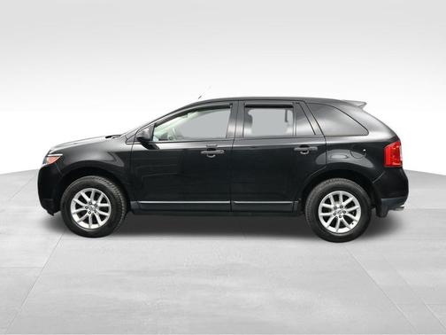 Tuxedo Black Metallic 2013 Ford Edge SE