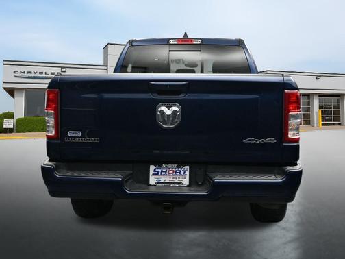 Patriot Blue Pearlcoat 2024 RAM 1500 Big Horn/Lone Star