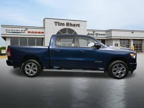 Patriot Blue Pearlcoat 2024 RAM 1500 Big Horn/Lone Star
