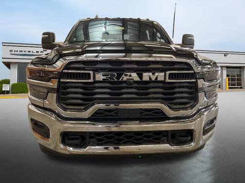 Diamond Black Crystal Pearlcoat 2025 RAM 2500 Tradesman Crew Cab 4x4 6'4' Box