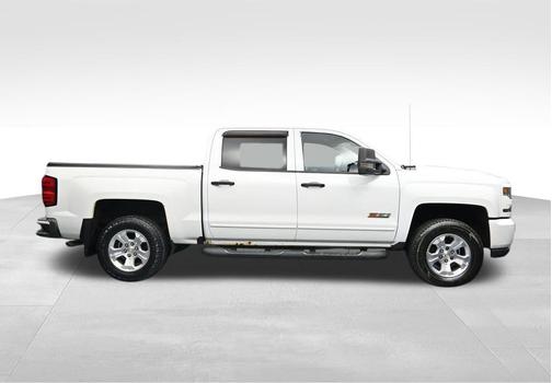 Summit White 2018 Chevrolet Silverado 1500 2LT