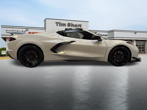 Ceramic Matrix Gray Metallic 2024 Chevrolet Corvette Stingray w/2LT