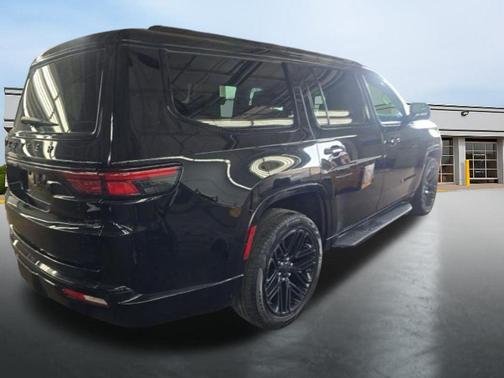 Diamond Black Crystal Pearlcoat 2024 Jeep Wagoneer Series II Carbide 4x4