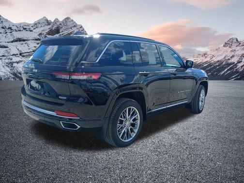 2025 Jeep Grand Cherokee Summit
