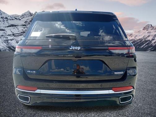 2025 Jeep Grand Cherokee Summit