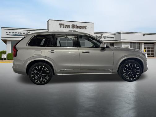 2025 Volvo XC90 B6 Plus 7-Seater