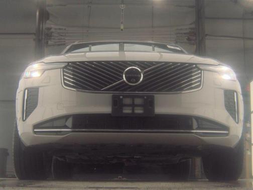 2025 Volvo XC90 B6 Plus 7-Seater