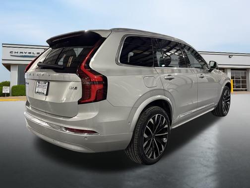 2025 Volvo XC90 B6 Plus 7-Seater